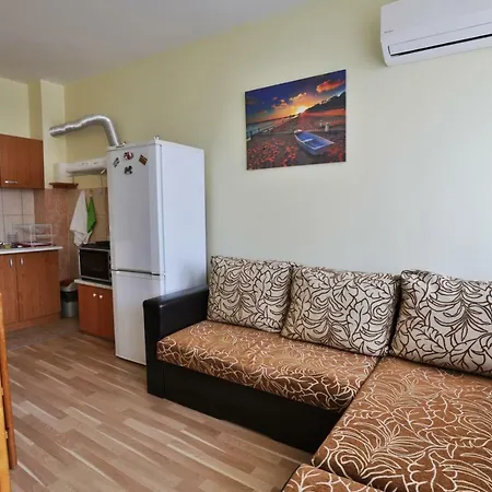 Global Star Apartment