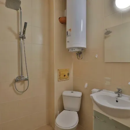 Global Star Apartment